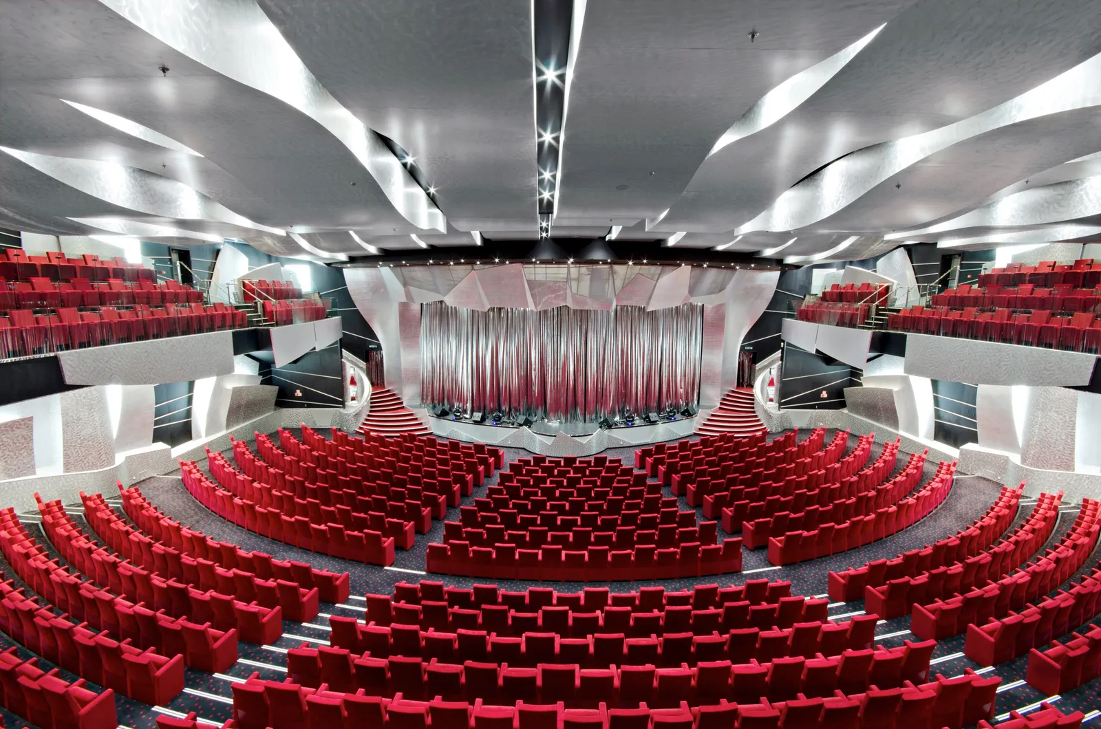World Theatre 공연 관람 사진