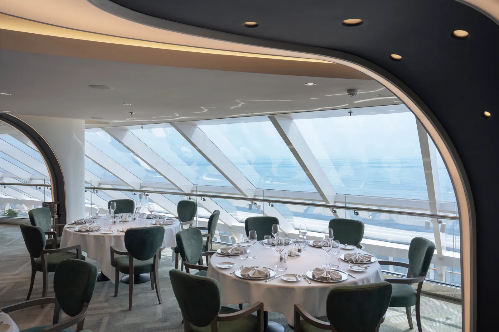 MSC Yacht Club Restaurant (선상 레스토랑 · MSC 크루즈)