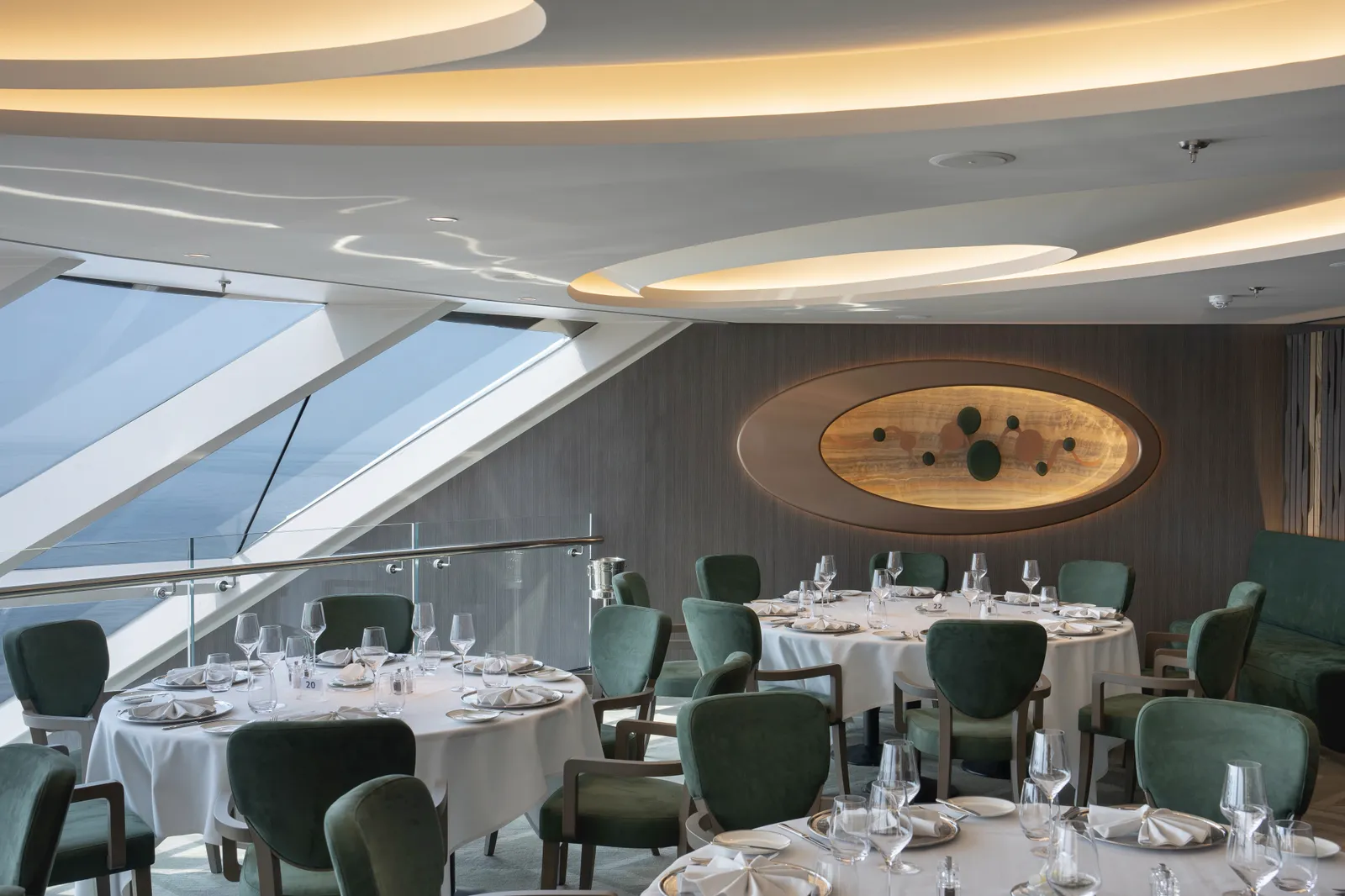 MSC Yacht Club Restaurant (선상 레스토랑 · MSC 크루즈)