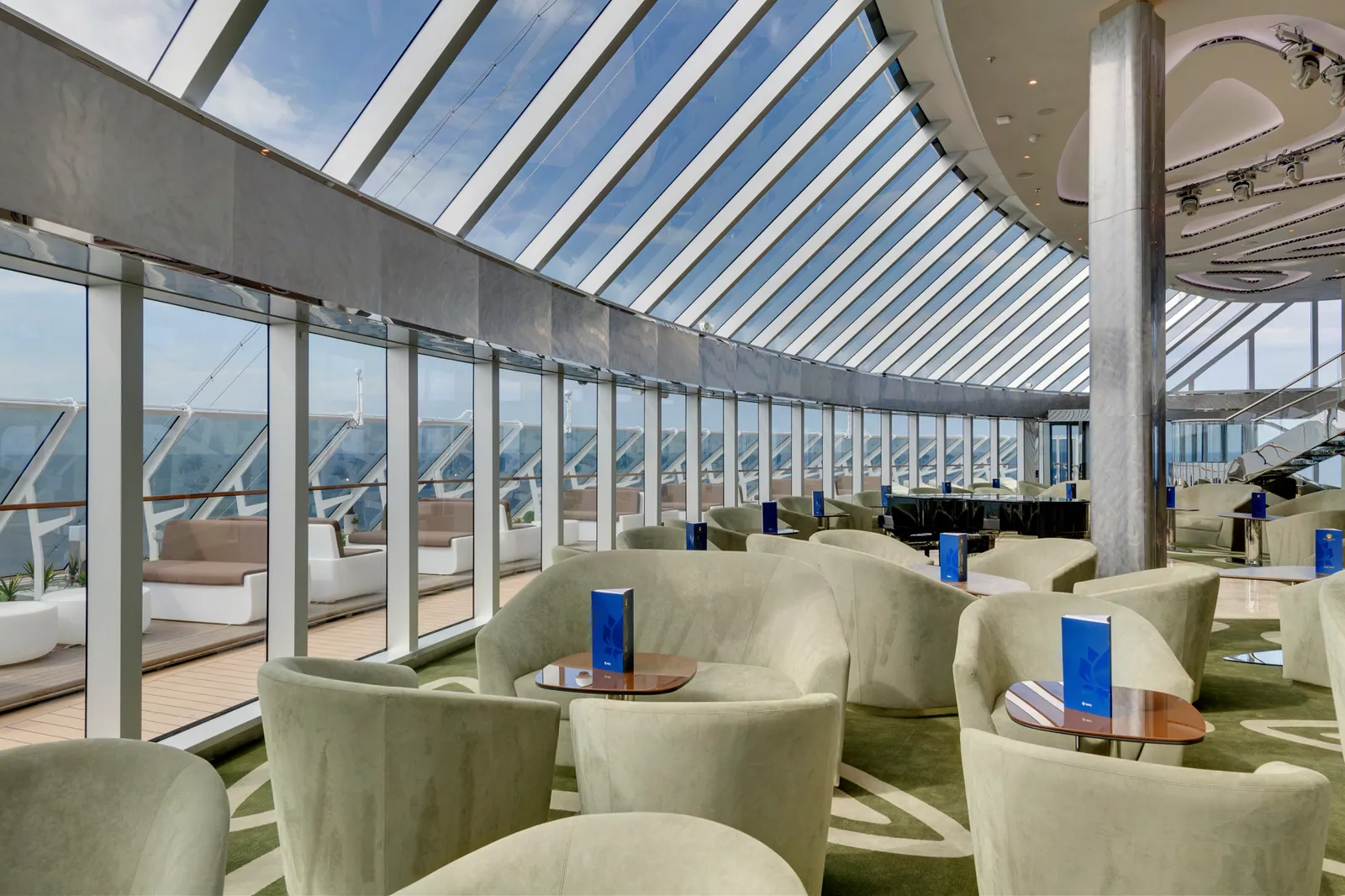 MSC 요트 클럽 톱 세일 라운지 (MSC 크루즈 · MSC Seaview)