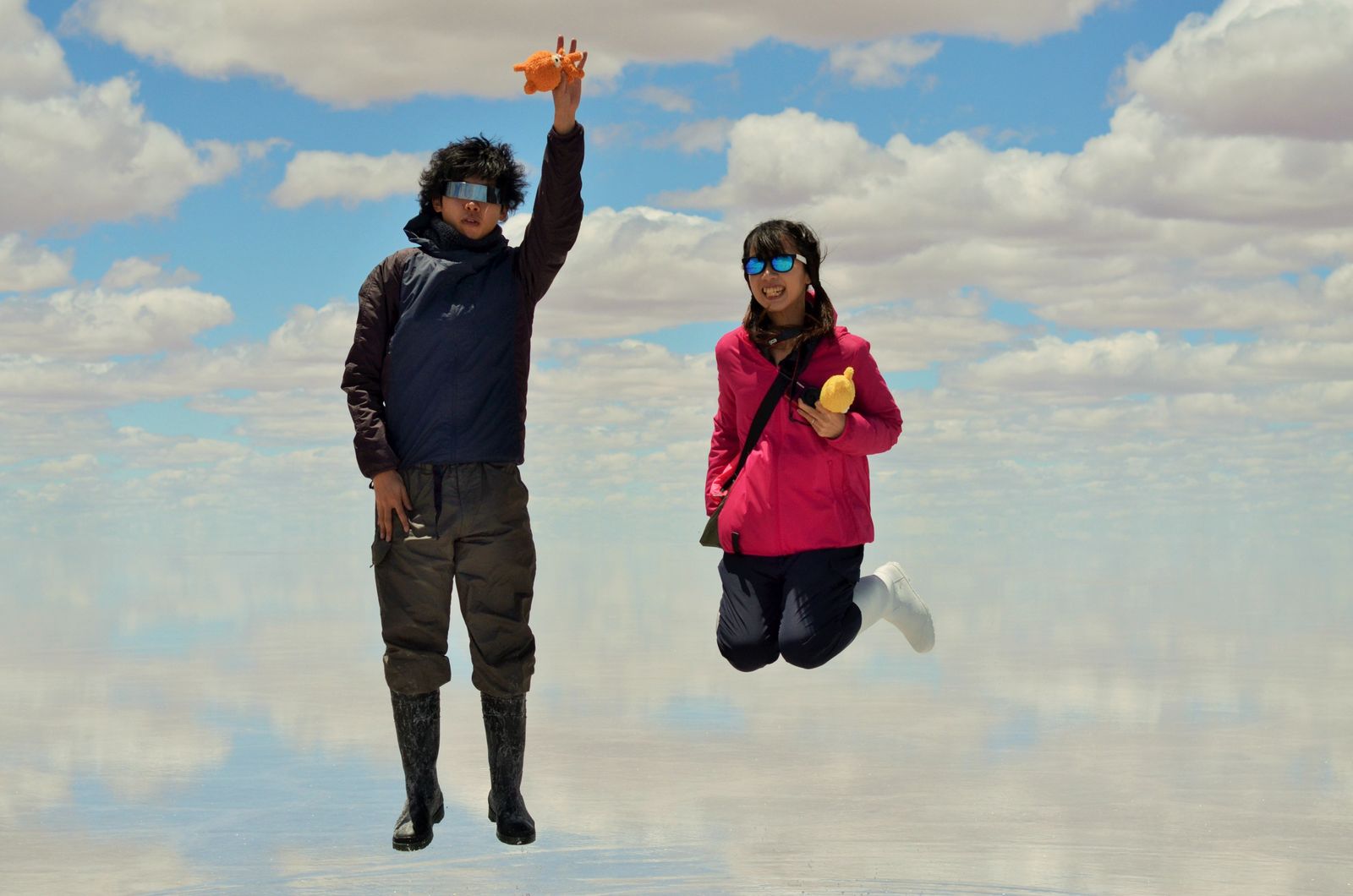 하늘과 땅의 경계가 사라진 몽환적인 세상, 우유니 소금사막.