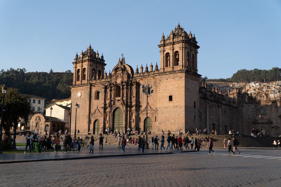 잉카의 영혼과 스페인의 정교함이 만난 쿠스코의 심장부.